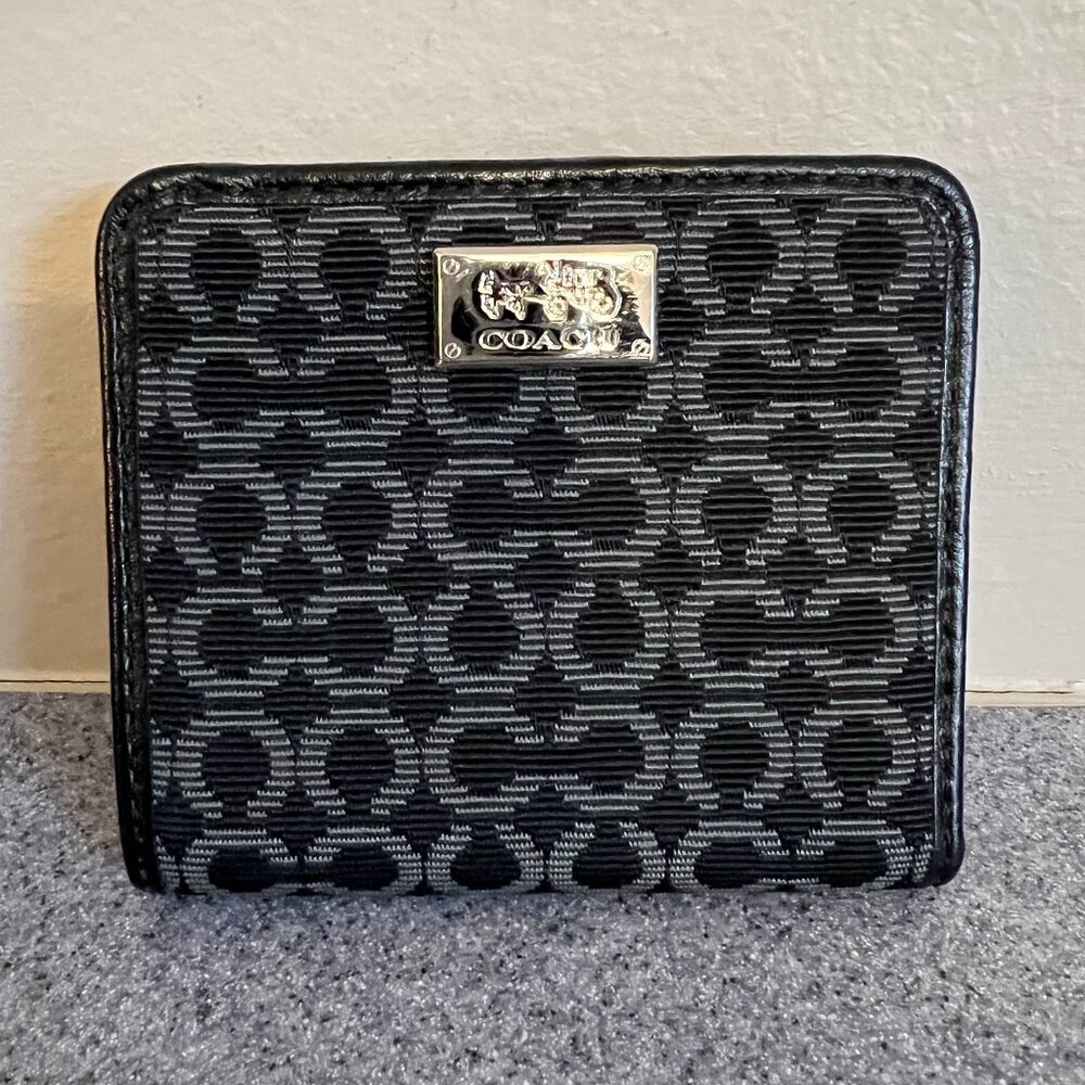NWOT Coach | Signature "C" Canvas Snap Wallet | Black/Gray